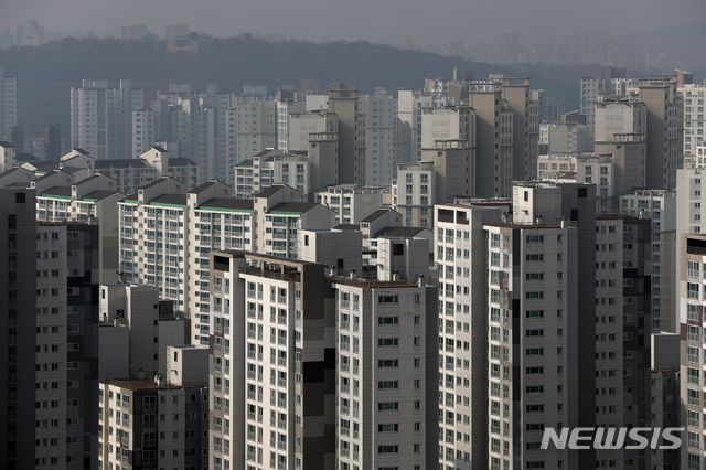 [김포=뉴시스]이윤청 기자 = 경기도 김포의 아파트 단지 모습. 2020.11.17. radiohead@newsis.com