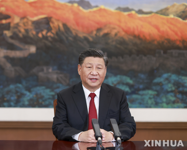 [베이징=신화/뉴시스]시진핑 중국 국가주석이 지난 19일 중국 베이징에서 아시아태평양경제협력체(APEC) 화상 회의에 참석해 CEO 기조연설을 하고 있다. 2020.11.22