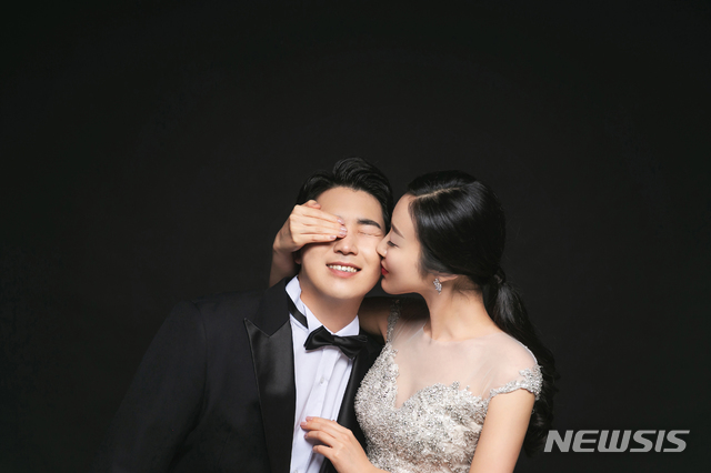 [서울=뉴시스] 한화 이글스 김민우가 결혼식을 올린다. (사진=한화 제공)