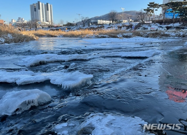 일요일도 강추위 지속…수도권 일부 오후에 눈 소식