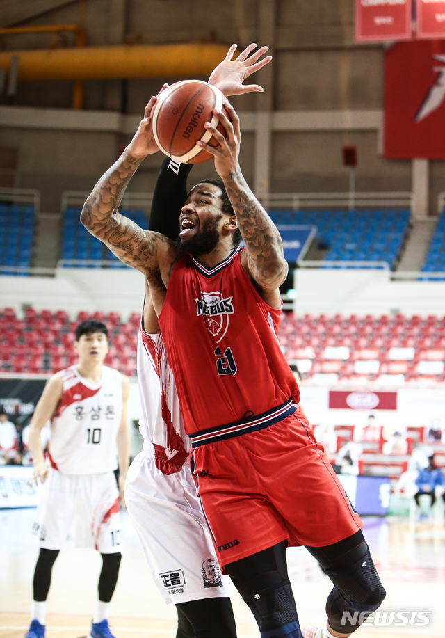 [서울=뉴시스] 울산 현대모비스 숀 롱. (사진=KBL 제공)