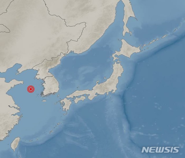 [서울=뉴시스] 류인선 기자 = 기상청에 따르면 19일 오전 3시21분28초께 중국 칭다오 동쪽 332㎞ 해역에서 4.6 규모 지진이 일어났다. (사진=기상청 제공) 2021.1.19. photo@newsis.com