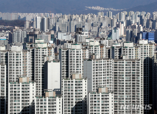 서울 아파트 전세가율 5개월 연속 상승…갭투자 자극할까 