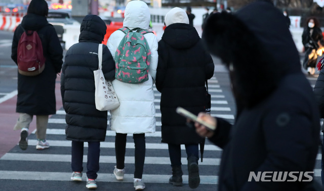 충북 오전 강풍 예비특보…낮 최고 14~17도