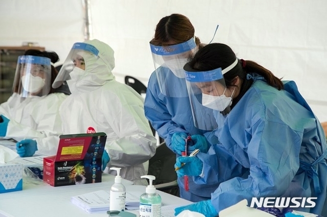 "5인↑ 집합금지, 연말 코로나 확산세 꺾어"…KT 빅데이터 분석