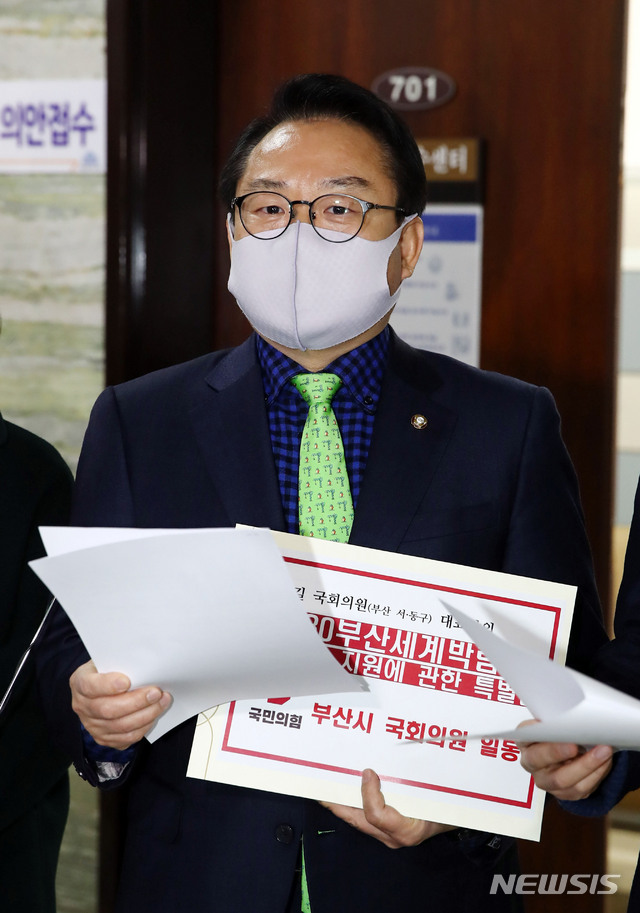 [서울=뉴시스]최동준 기자 = 국민의힘 안병길 의원. (공동취재사진) 2021.02.08. photo@newsis.com