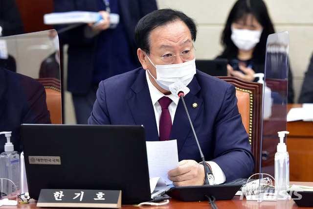 [서울=뉴시스]전진환 기자 = 한기호 국민의힘 의원. (공동취재사진) 2021.02.17. photo@newsis.com