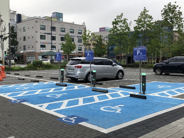 울산 남구, 장애인이 직접 전용주차구역 도색한다  