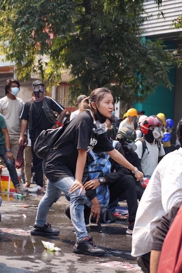 [서울=뉴시스] 중국계 미얀마인 치알 신(영어명 천사·중국명 鄧家希)이 지난 3일 미얀마 제2도시인 만델라이에서 열린 쿠데타 반대 시위에 참가했다가 머리에 총탄을 맞고 숨졌다. 사진은 치알신의 생전 모습. <사진출처: 트위터 계정 HNwayoo 갈무리> 2021.03.04 