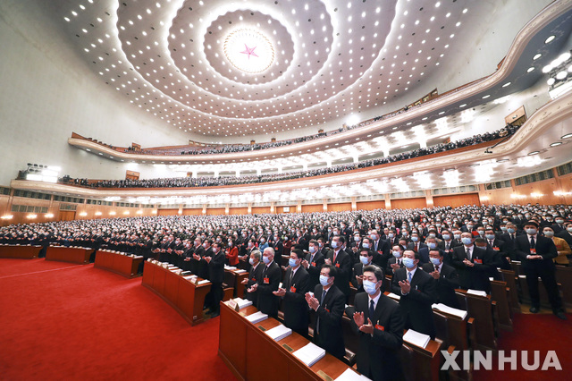 [베이징=신화/뉴시스] 5일 중국 베이징 인민대회당에서 13기 전국인민대표대회(전인대) 4차회의 개막식이 열리고 있다. 2021.03.05