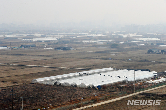 [인천=뉴시스]배훈식 기자 = 3기 신도시 개발 부지에 대한 공직자들의 투기 의혹이 계속된 11일 오후 인천 계양구 계양테크노밸리신도시 부지 모습. 3기 신도시 투기 의혹을 수사중인 경찰은 인천시 공무원 전수조사에 들어가는 등 본격 수사에 착수했다. 2021.03.11. dahora83@newsis.com