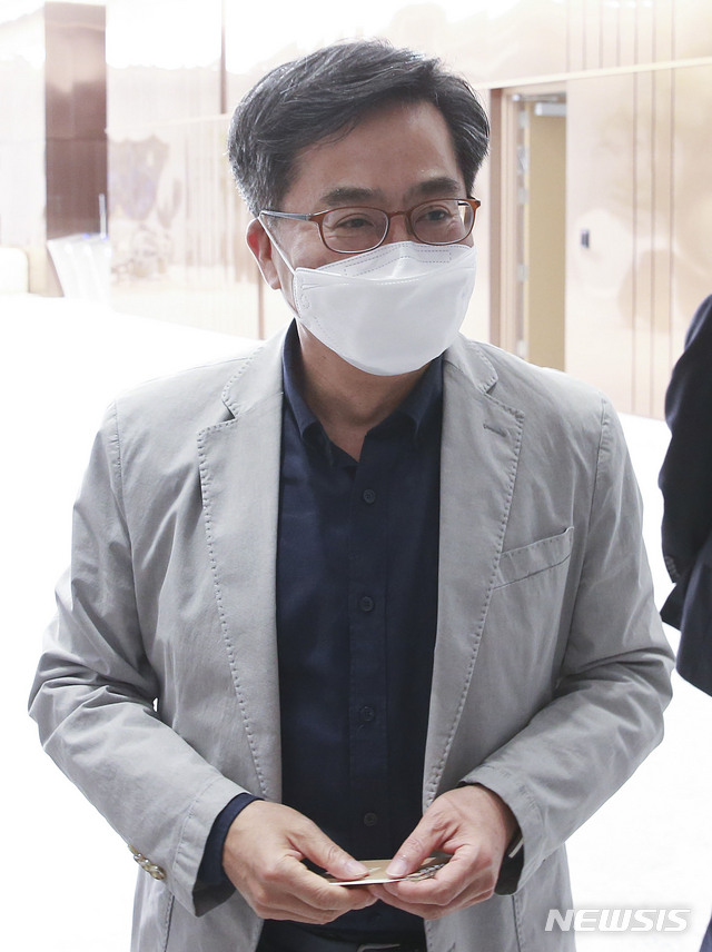 [서울=뉴시스]국회사진기자단 = 김동연 전 경제부총리. 2021.05.21. photo@newsis.com