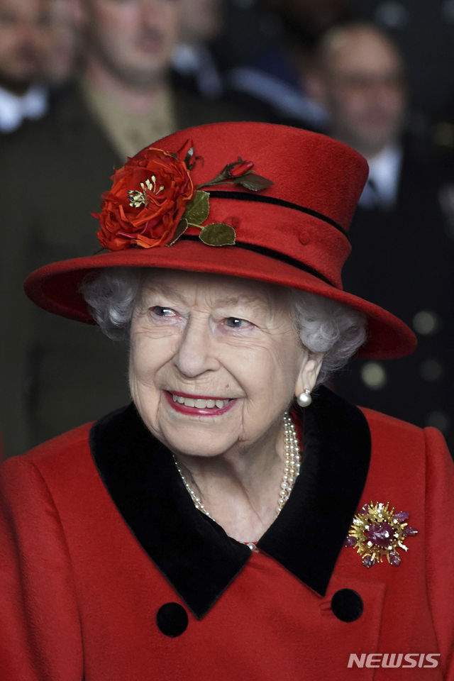 [포츠머스(영국)=AP/뉴시스] 엘리자베스 2세 영국 여왕. 2021.06.09.