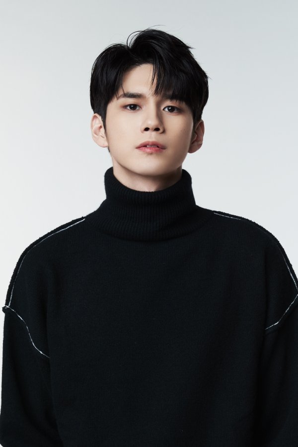 [서울=뉴시스] 가수 겸 배우 옹성우. 사진 = 판타지오. 2021.5.26. photo@newsis.com *재판매 및 DB 금지