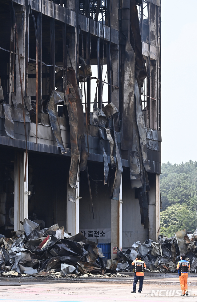 쿠팡 "김범석 사임 후 화재 발생" 해명…논란 핵심은 '발표 시점'