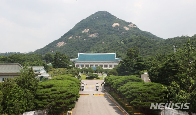 공수처, 이광철 자택 압수수색…"靑 자료는 확보 못해"(종합2보)