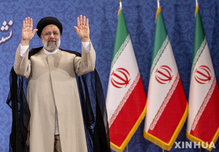 [ 테헤란= 신화/뉴시스] 에브라힘 라이시 이란 대통령이 6월 21일 당선 후 첫 기자회견에서 이란의 대미 정책에 대해 말하고 있다.