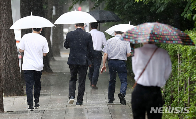 인천, 천둥·번개 동반한 폭우…시간당 30㎜ 이상