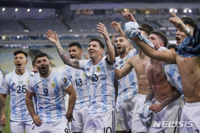아르헨티나, 브라질 꺾고 28년 만에 코파 정상…우승 숙원 푼 메시(종합)