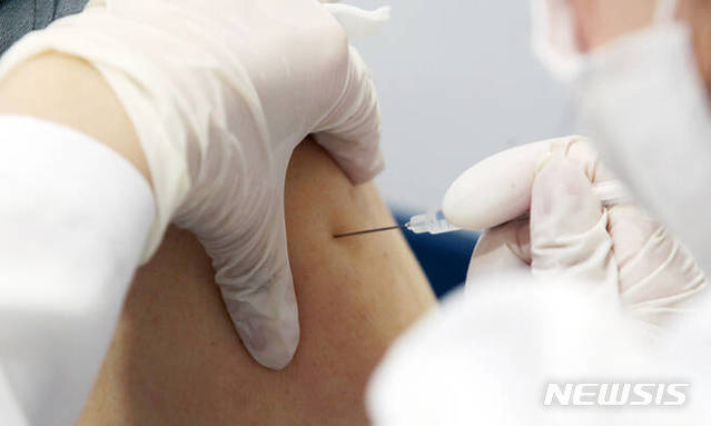 백신 1차접종 47만명 늘어…50대 후반 22.8% 접종(종합)