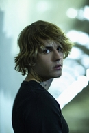 4년 만에 돌아온 저스틴 비버, '속옷 차림'의 파격 무대 눈길