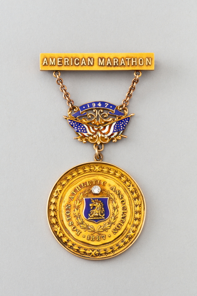 제51회 보스턴 마라톤 대회 우승 메달 (사진=국민체육진흥공단 제공) *재판매 및 DB 금지