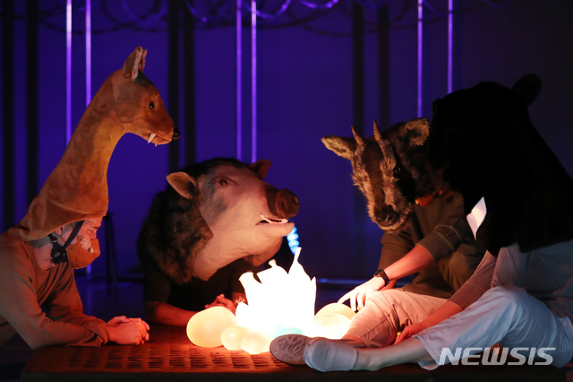 [서울=뉴시스] 박진희 기자 = 고성 통일극장에서는 야생 동물들의 신화가 스며 들어있다. 2021.08.22. pak7130@newsis.com