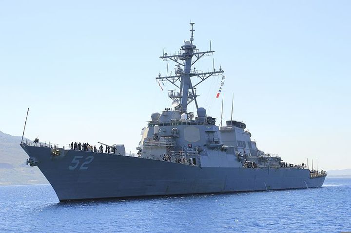 [서울=뉴시스] 미중 대립이 격화하는 가운데 미군 알레이버크급 구축함 배리함(DDG 52)이 17일(현지시간) 대만해협을 통과했다. 배리함 자료사진. 