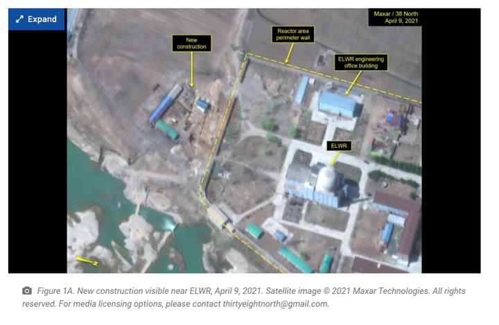 북한이 영변 핵시설 내 실험용 경수로 남쪽에 새로운 건물을 짓고 있다고 미국의 북한 전문매체 38노스가 17일(현지시간) 보도했다. (사진 출처=38노스 홈페이지) *재판매 및 DB 금지