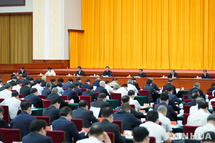 [신화/뉴시스] 28일 중국의 시진핑 주석이 재능발굴에 관한 회의를 주재하고 있다 