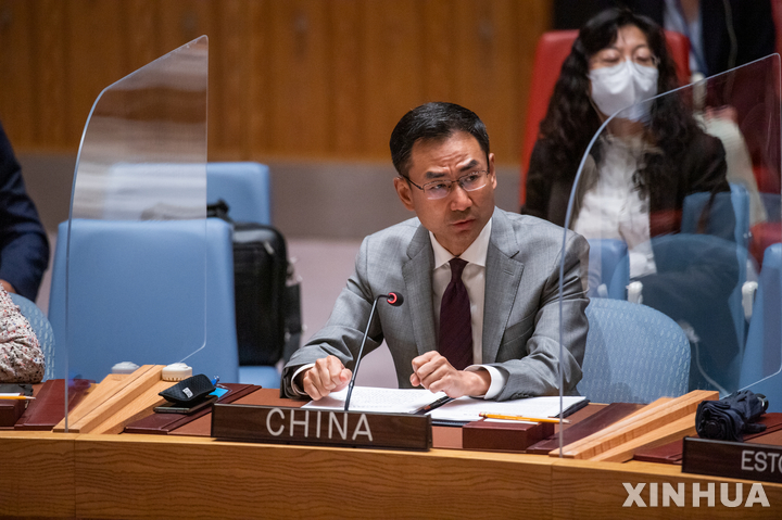 [워싱턴=신화/뉴시스]겅솽 유엔 중국대표부 부대표가 지난해 10월4일(현지시간) 유엔 안전보장이사회 회의에 참석해 있다.