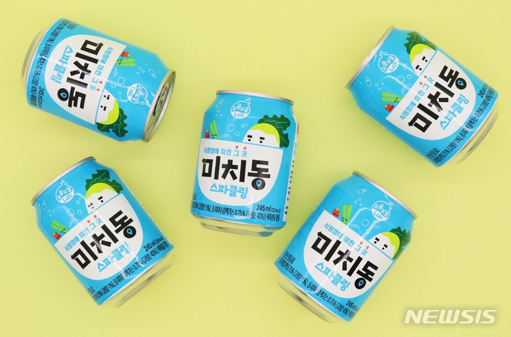 롯데칠성음료, 동치미 맛 '미치동 스파클링' 출시 
