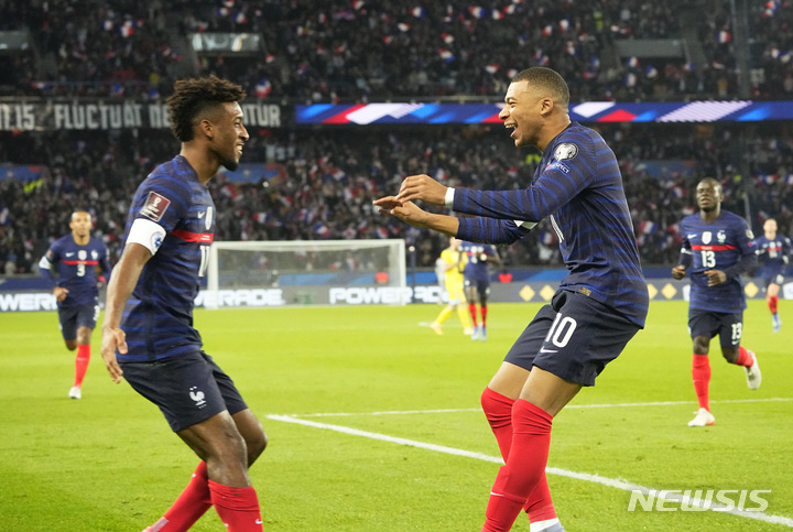 [파리=AP/뉴시스]프랑스가 2022 카타르월드컵 본선에 올랐다. 2021.11.13.