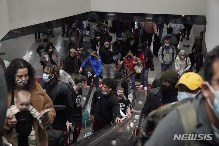 [AP/뉴시스] 2022년 추수감사절이 시작되기 직전인 11월23일 하츠필드-잭슨 공항 여객이동 