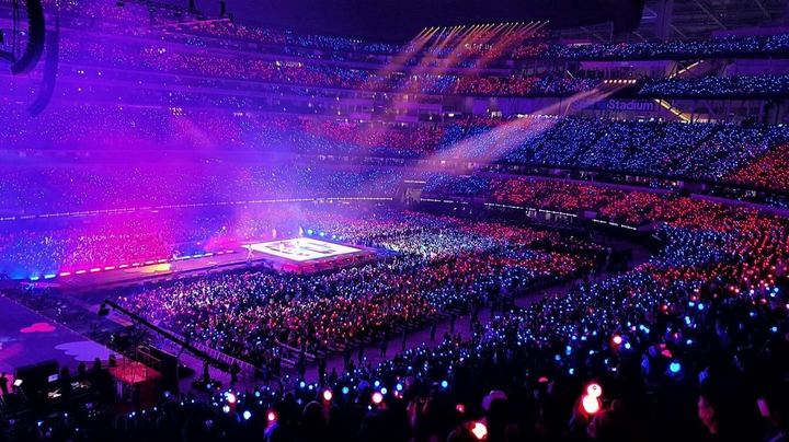 [서울=뉴시스] 방탄소년단 LA 콘서트. 2021.11.29. (사진 = 트위터 캡처) photo@newsis.com
