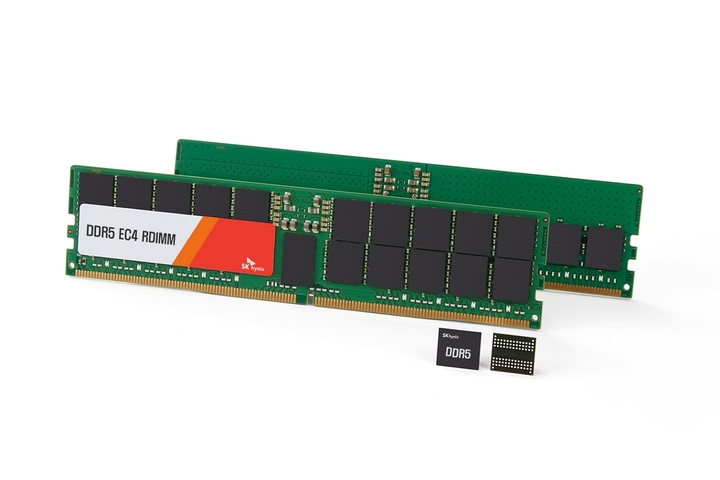 SK하이닉스가 업계 최초로 샘플 출하한 24Gb DDR5 D램과 96GB, 48GB D램 모듈 *재판매 및 DB 금지