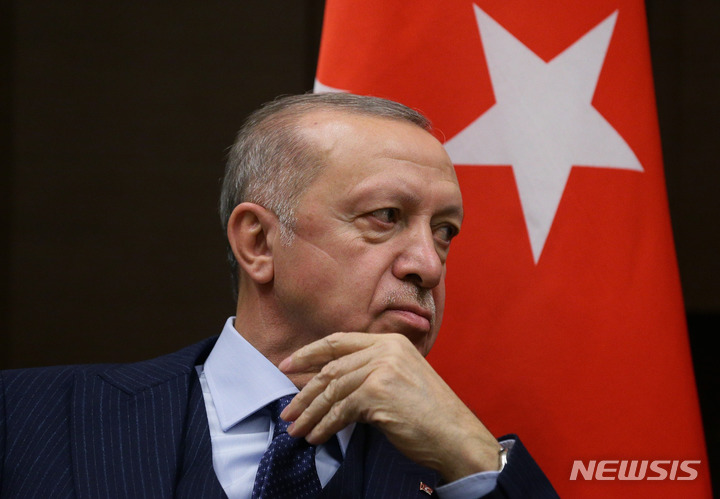 [ AP/뉴시스]레제프 타이이프 에르도안 터키 대통령.  터키는 2021년까지 시리아난민 19만명에 시민권을 발급해주었다고 발표했다.  