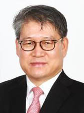 [광주=뉴시스] 전남대학교는 글로벌비즈니스 학부 박석강 교수가 한국산업경제학회장으로 선출됐다고 9일 밝혔다. (사진=전남대 제공) 2022.02.09. photo@newsis.com *재판매 및 DB 금지