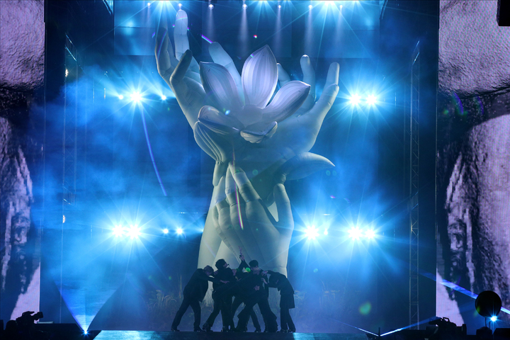 [서울=뉴시스] 고승민 기자 = 방탄소년단 10일 오후 서울 잠실올림픽경기장에서 열린 'BTS PERMISSION TO DANCE - SEOUL'에서 열창하고 있다. (사진=빅히트뮤직 제공) 2022.03.10. photo@newsis.com *재판매 및 DB 금지