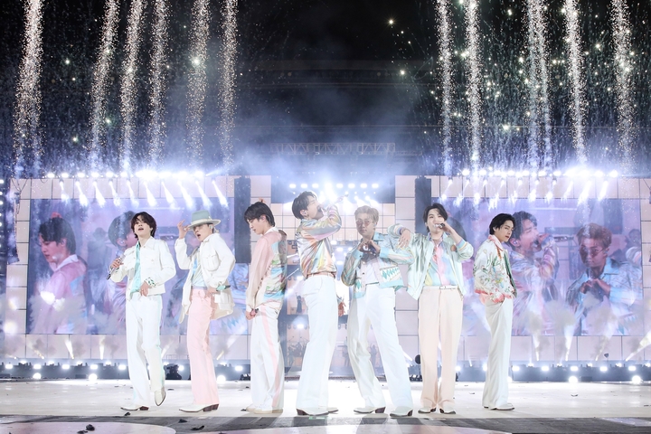 [서울=뉴시스] 방탄소년단_BTS PERMISSION TO DANCE ON STAGE - SEOUL_단체(4). 2022.03.14. (사진 = 빅히트뮤직 제공) photo@newsis.com *재판매 및 DB 금지