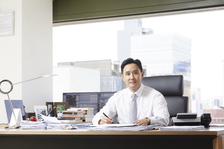 "현대차·LG 어디로"…최윤범 회장 측 백기사 가능성은? - 뉴스 썸네일 이미지
