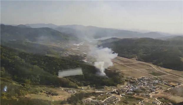 17일 오후 경남 창녕군 부곡면 온정리 105-1 일원 산림 인근 묵밭에서 화재가 발생했다. (사진= 산림청 제공) *재판매 및 DB 금지