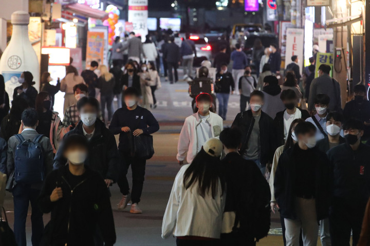 거리두기 해제에 들썩이는 밤거리…충북경찰, 음주범죄 예방 '고삐'