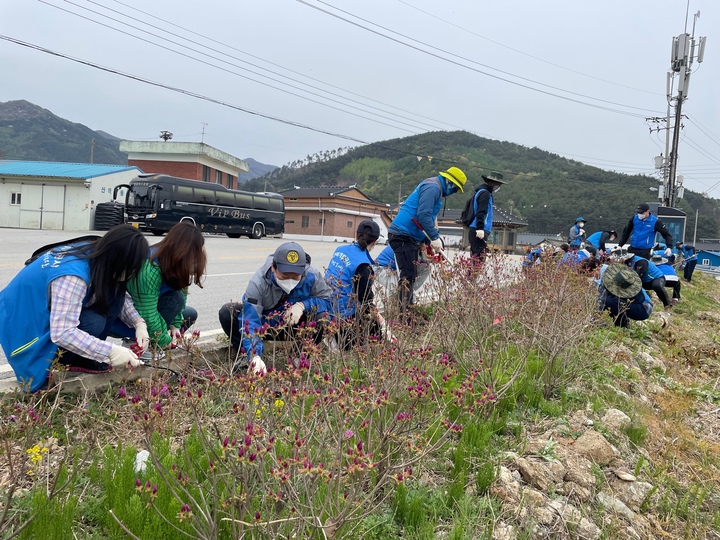 전북개발공사, 남원 산덕마을에서 농촌 일손돕기