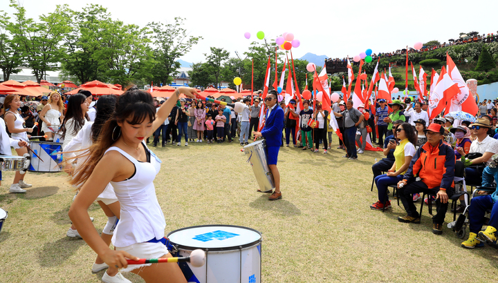 [곡성=뉴시스] 전남 곡성군은 오는 21일 세계장미축제를 시작으로 7월까지 다양한 축제가 펼쳐진다고 9일 밝혔다. (사진=곡성군청 제공). photo@newsis.com *재판매 및 DB 금지