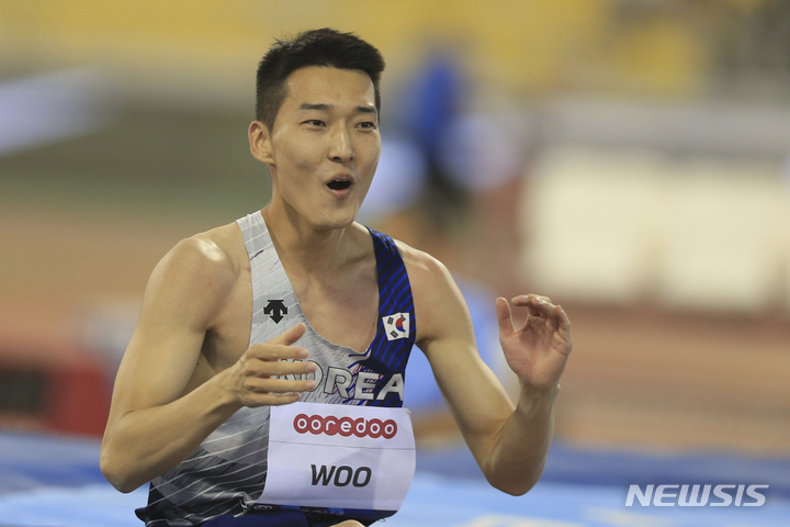 [도하=AP/뉴시스]우상혁이 한국인 최초로 세계육상연맹 다이아몬드리그에서 우승했다. 2022.05.13.