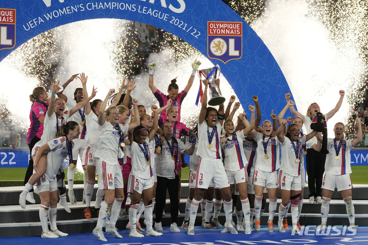 [토리노=AP/뉴시스]여자축구 리옹 UEFA 챔스리그 우승. 2022.05.21.