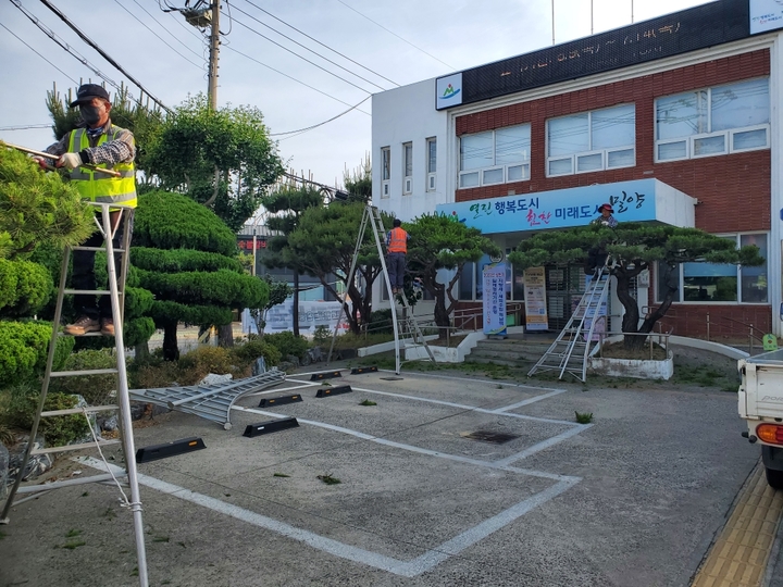 [밀양소식]삼문동, 쾌적한 환경 제공…청사 주변 환경정비 등