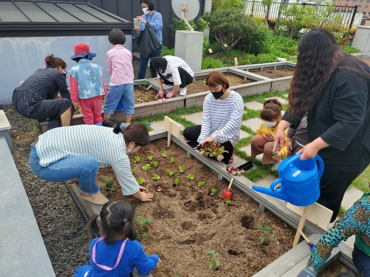 함안군공동육아나눔터 2호점, '텃밭가꾸기' *재판매 및 DB 금지