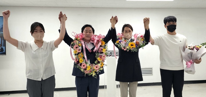 국민의힘 주광덕 남양주시장 당선인과 가족들. (사진=주광덕선거사무소 제공) *재판매 및 DB 금지